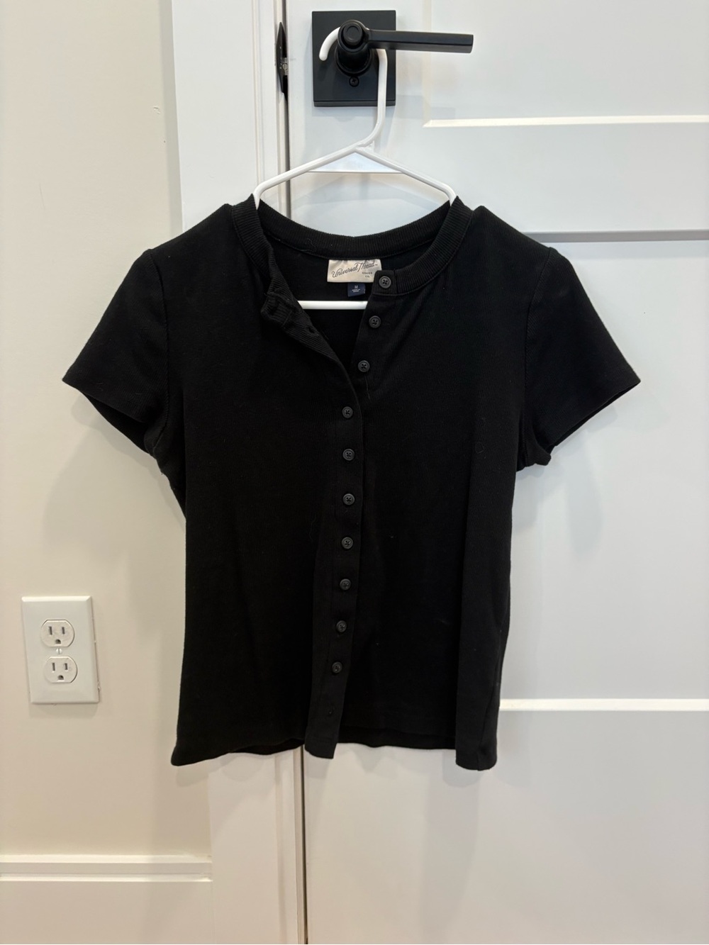 Universal Thread Black Short-Sleeve Button-Front Top